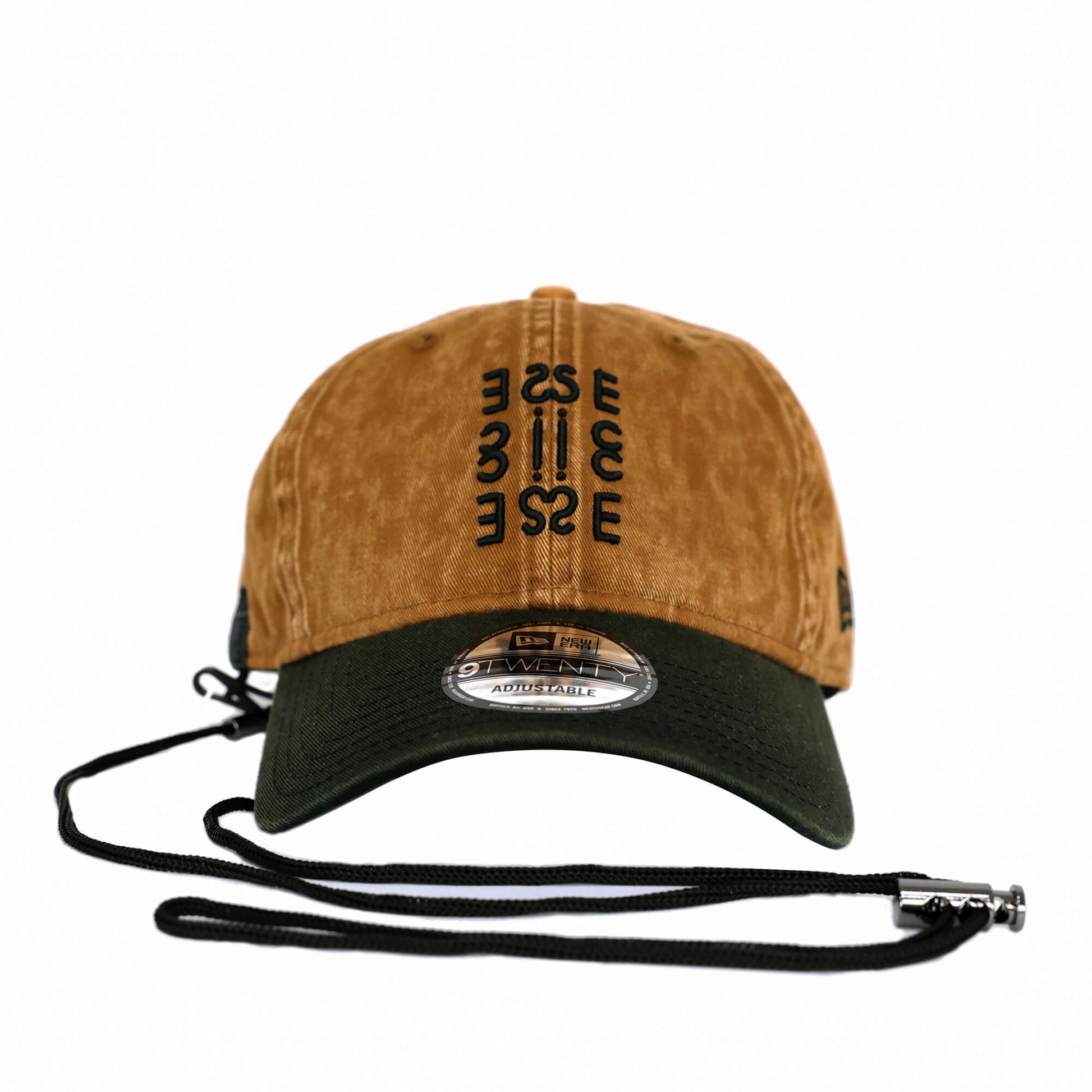 SEic × New Era 9TWENTY 水洗聯名帽 正面照，有 SEic logo 排列設計、New Era 9TWENTY logo 貼紙和帽繩