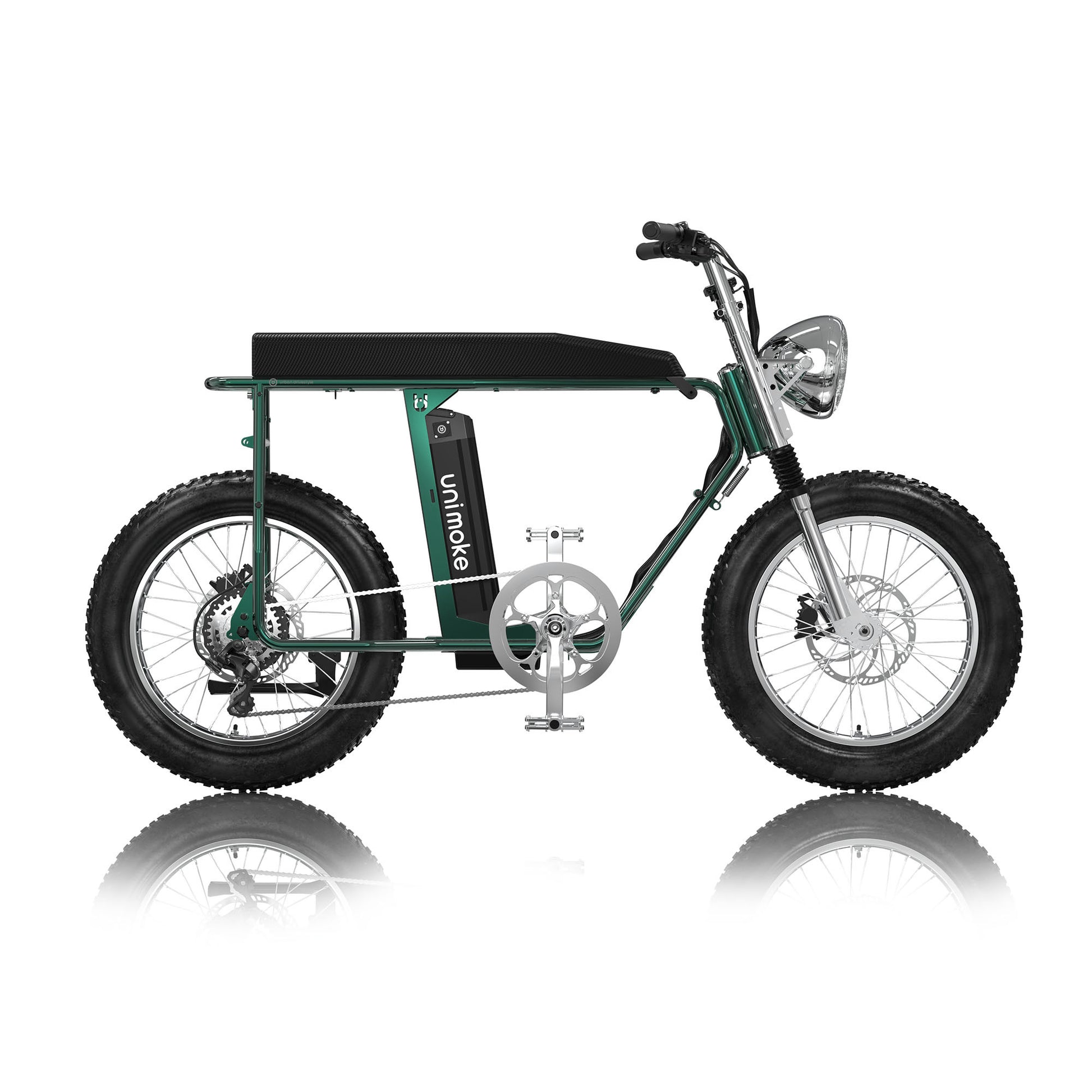 Unimoke MK  清漆金龜綠搭配專屬亮銀金屬配件，營造通透卻強烈的視覺層次