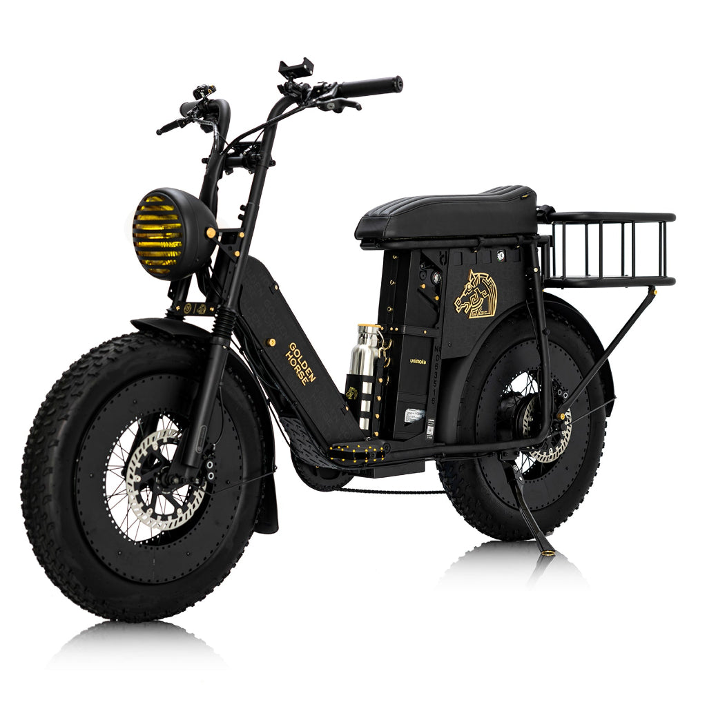 SEic 金馬號聯名限定車款，全車都是專用配件及特別設計，車身充滿金馬 LOGO 和字樣